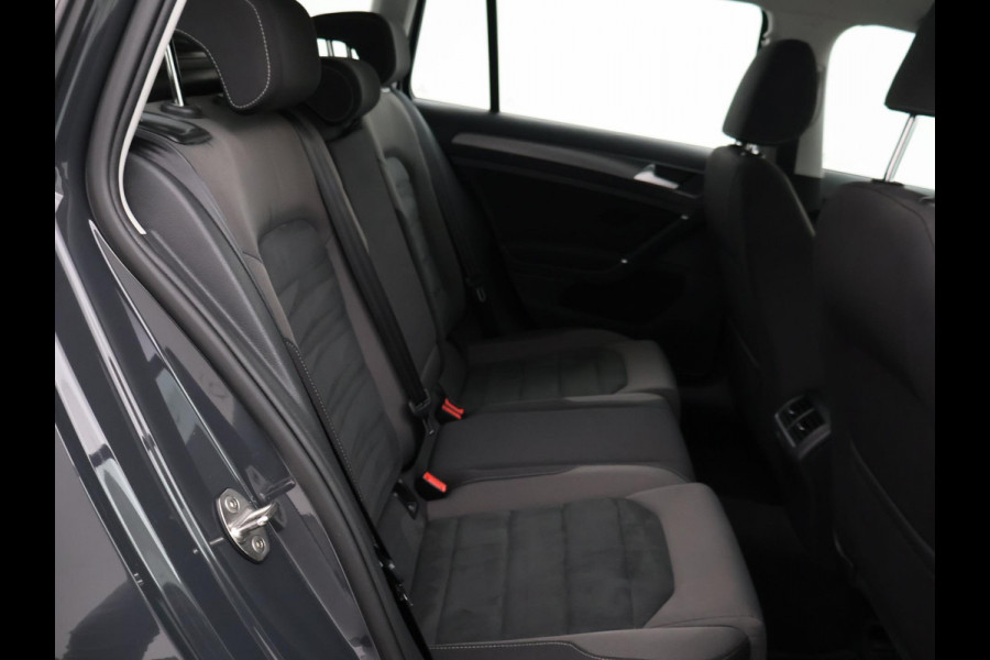 Volkswagen GOLF Variant 1.5 TSI 130 PK DSG AUT. + MASSAGE / ADAPTIVE CRUISE / CARPLAY / STOELVERW.