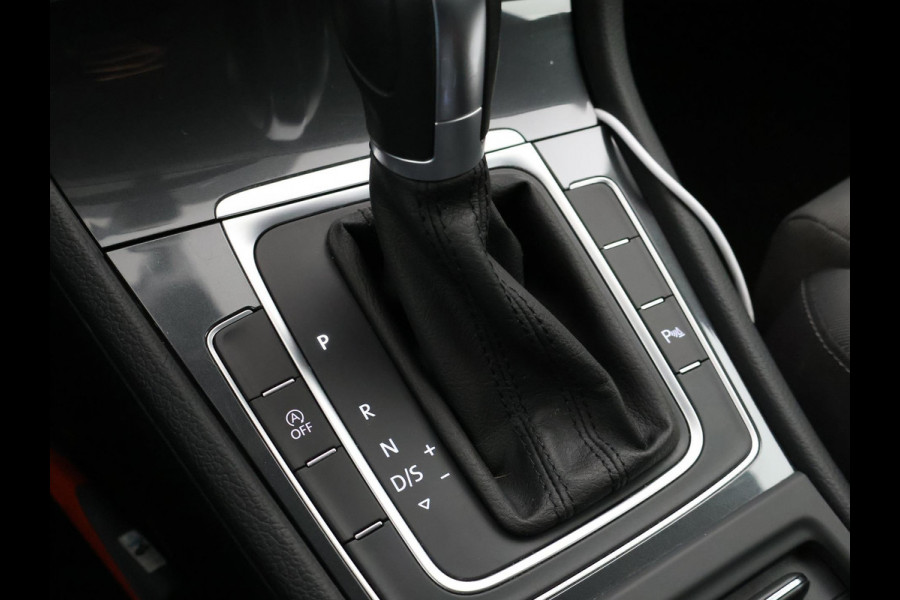 Volkswagen GOLF Variant 1.5 TSI 130 PK DSG AUT. + MASSAGE / ADAPTIVE CRUISE / CARPLAY / STOELVERW.