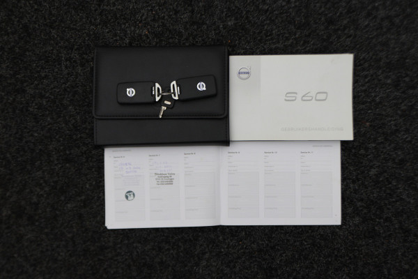 Volvo V60 1.5 T3 Polar+ Automaat Xenon, Navigatie, Stuur-/Stoelverw., Trekhaak, PDC