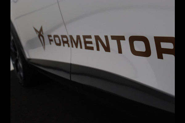 CUPRA Formentor 2.0 TSI 4DRIVE | 310pk | Trekhaak | Stoelverwarming | Camera | Adaptive cruise | 19'' | Sfeerverlichting | Keyless | Full LED | Sportstoelen | Stuurverwarming | DAB
