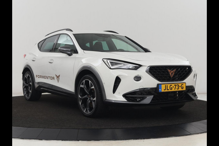 CUPRA Formentor 2.0 TSI 4DRIVE | 310pk | Trekhaak | Stoelverwarming | Camera | Adaptive cruise | 19'' | Sfeerverlichting | Keyless | Full LED | Sportstoelen | Stuurverwarming | DAB
