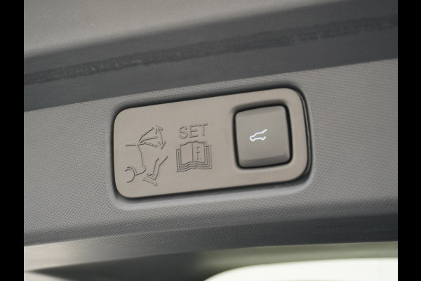 Ford Mustang Mach-E Extended RWD 98kWh SOH 94% 301pk Leer Trekhaak Pano-Dak Adaptive Cruise Lane Centering/change Assist Stop&Go Apple Carpla Elektr.verst.Stoelen+Verwarmd Dual-ECC Fully Active Park Assist Elektr.Achterklep BLISS Driver Alert Warning Keyless Origineel Nederlandse Auto € 63.000- nieuw, Batterijgarantie 8 jaar of 160.000km vanaf nieuw