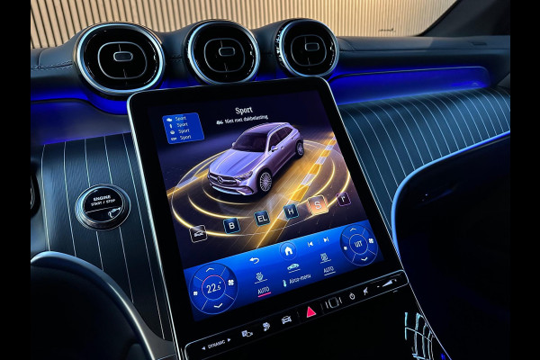 Mercedes-Benz GLC 300e 4MATIC AMG Line - Pano - Lucht