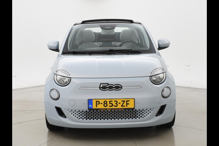 Fiat 500E 42 kWh Aut. *CELESTIAL BLUE* + STOELVERW. | CAMERA | 17 INCH | APPLE CARPLAY