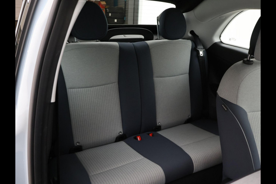Fiat 500E 42 kWh Aut. *CELESTIAL BLUE* + STOELVERW. | CAMERA | 17 INCH | APPLE CARPLAY