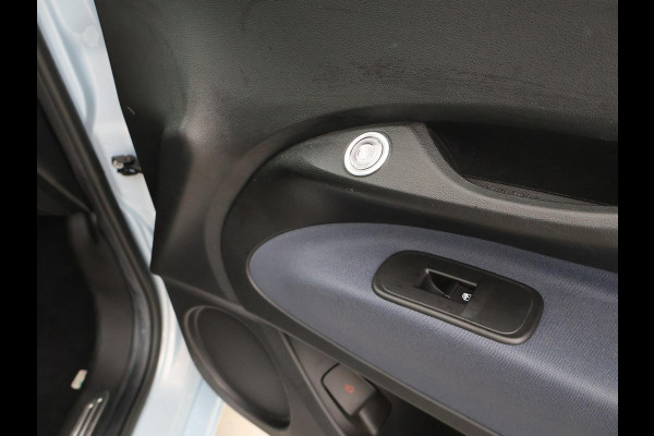 Fiat 500E 42 kWh Aut. *CELESTIAL BLUE* + STOELVERW. | CAMERA | 17 INCH | APPLE CARPLAY