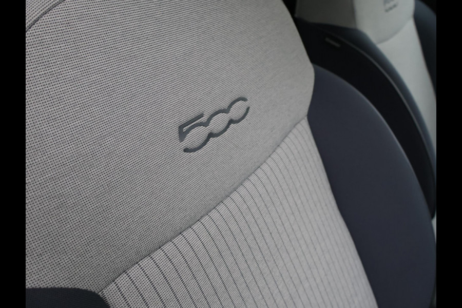 Fiat 500E 42 kWh Aut. *CELESTIAL BLUE* + STOELVERW. | CAMERA | 17 INCH | APPLE CARPLAY