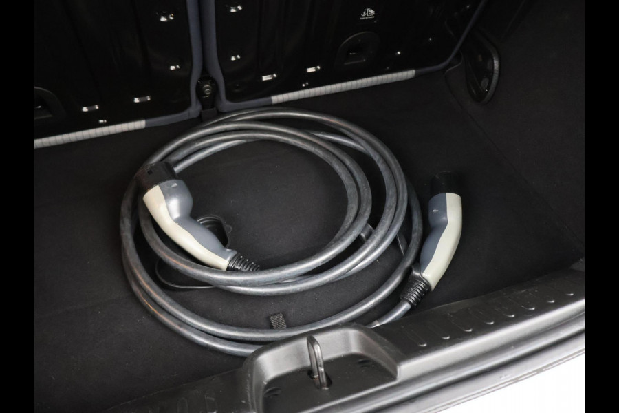 Fiat 500E 42 kWh Aut. *CELESTIAL BLUE* + STOELVERW. | CAMERA | 17 INCH | APPLE CARPLAY