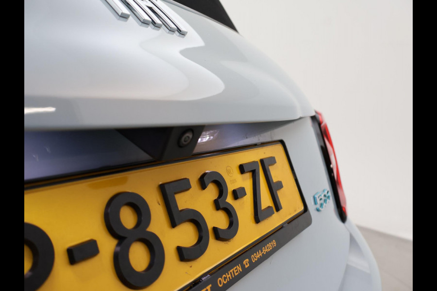 Fiat 500E 42 kWh Aut. *CELESTIAL BLUE* + STOELVERW. | CAMERA | 17 INCH | APPLE CARPLAY