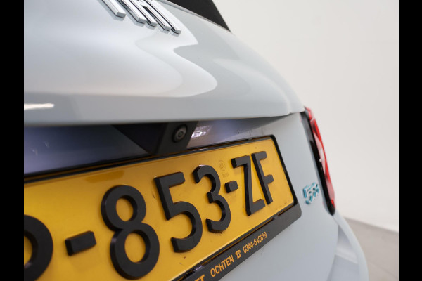 Fiat 500E 42 kWh Aut. *CELESTIAL BLUE* + STOELVERW. | CAMERA | 17 INCH | APPLE CARPLAY