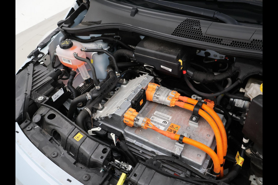 Fiat 500E 42 kWh Aut. *CELESTIAL BLUE* + STOELVERW. | CAMERA | 17 INCH | APPLE CARPLAY