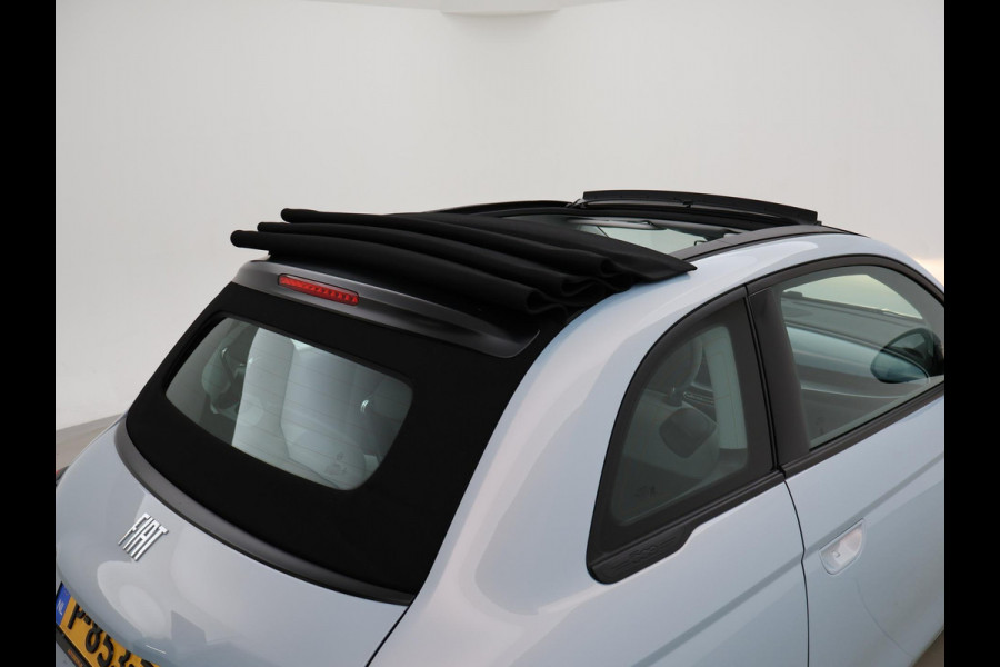 Fiat 500E 42 kWh Aut. *CELESTIAL BLUE* + STOELVERW. | CAMERA | 17 INCH | APPLE CARPLAY