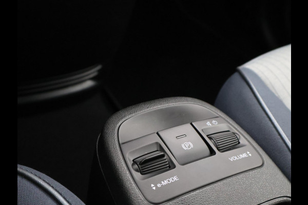 Fiat 500E 42 kWh Aut. *CELESTIAL BLUE* + STOELVERW. | CAMERA | 17 INCH | APPLE CARPLAY