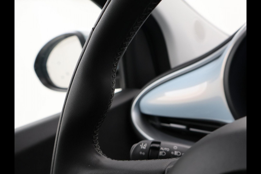 Fiat 500E 42 kWh Aut. *CELESTIAL BLUE* + STOELVERW. | CAMERA | 17 INCH | APPLE CARPLAY