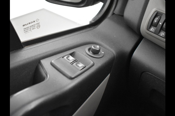 Nissan NV300 1.6 DCI 6-PERS. D.C. L2H1 + LEDER / CAMERA / NAVIGATIE