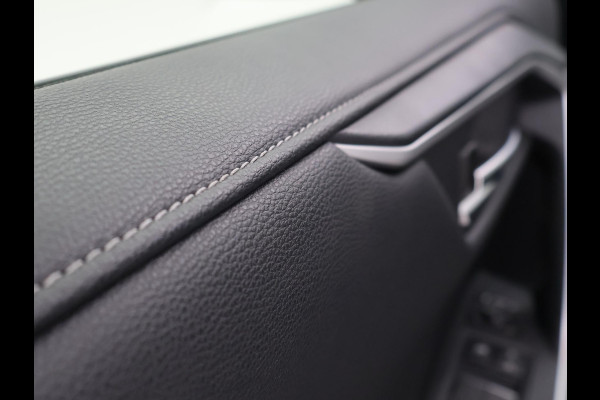 Toyota RAV4 2.5 HYBRID 218 PK NIEUW MODEL + ADAPTIVE CRUISE CAMERA | 18 INCH | ELEKTR. KLEP | PRIVACY GLASS