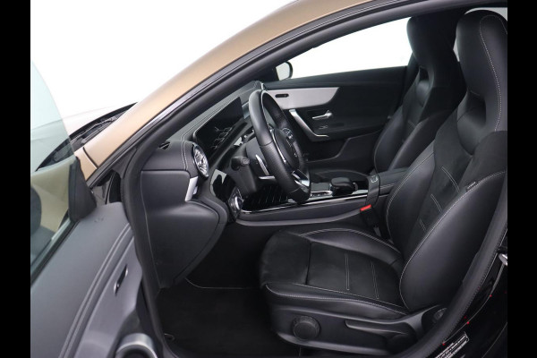Mercedes-Benz CLA-Klasse 250e AMG Night | Stoelverwarming | Carplay | Camera | Widescreen | Sfeerverlichting | Leder/Alcantara | Navigatie | Park Assist | Origineel Zwart | PHEV | Plug In