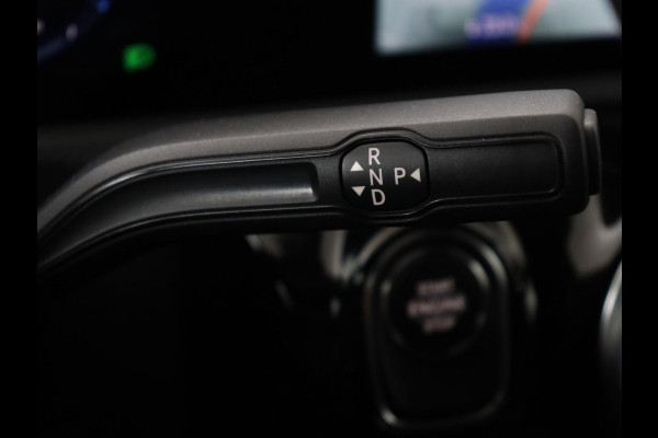 Mercedes-Benz CLA-Klasse 250e AMG Night | Stoelverwarming | Carplay | Camera | Widescreen | Sfeerverlichting | Leder/Alcantara | Navigatie | Park Assist | Origineel Zwart | PHEV | Plug In