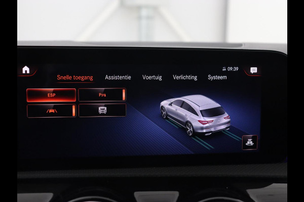 Mercedes-Benz CLA-Klasse 250e AMG Night | Stoelverwarming | Carplay | Camera | Widescreen | Sfeerverlichting | Leder/Alcantara | Navigatie | Park Assist | Origineel Zwart | PHEV | Plug In