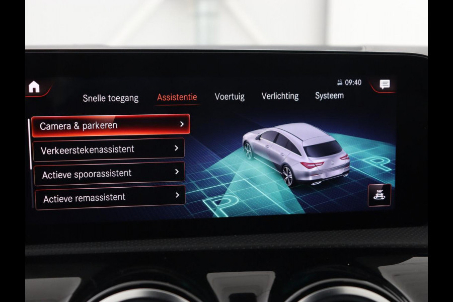 Mercedes-Benz CLA-Klasse 250e AMG Night | Stoelverwarming | Carplay | Camera | Widescreen | Sfeerverlichting | Leder/Alcantara | Navigatie | Park Assist | Origineel Zwart | PHEV | Plug In