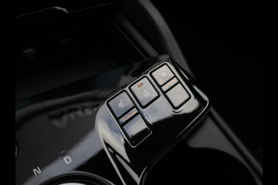 Kia Sportage 1.6 T-GDi Plug-in Hybrid AWD Dark Edition | Navigatie | Achteruitrijcamera |