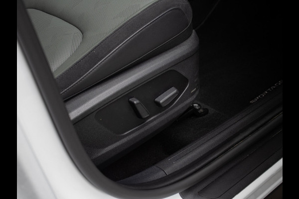 Kia Sportage 1.6 T-GDi Plug-in Hybrid AWD Dark Edition | Navigatie | Achteruitrijcamera |