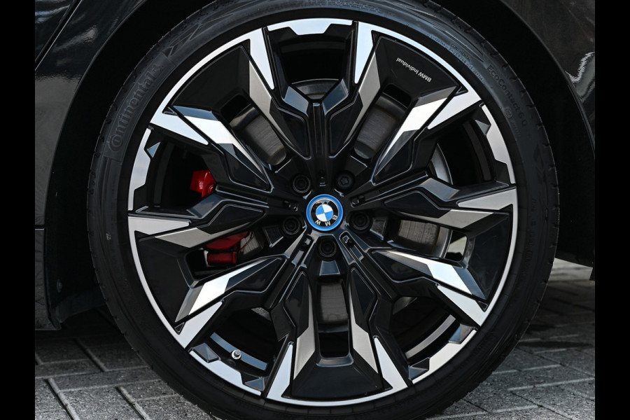 BMW 5 Serie 550e XDRIVE M-SPORT PRO | SHADOW LINE | PANORAMADAK | NL-AUTO | ICONIC GRILL | COMFORT ACCESS | BOWERS & WILKINS | COMFORT SEATS