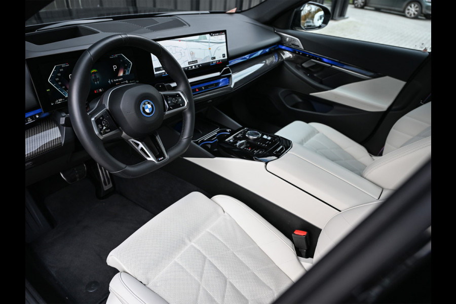 BMW 5 Serie 550e XDRIVE M-SPORT PRO | SHADOW LINE | PANORAMADAK | NL-AUTO | ICONIC GRILL | COMFORT ACCESS | BOWERS & WILKINS | COMFORT SEATS