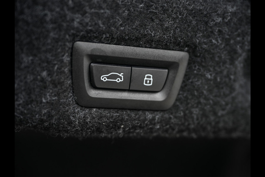 BMW 5 Serie 550e XDRIVE M-SPORT PRO | SHADOW LINE | PANORAMADAK | NL-AUTO | ICONIC GRILL | COMFORT ACCESS | BOWERS & WILKINS | COMFORT SEATS