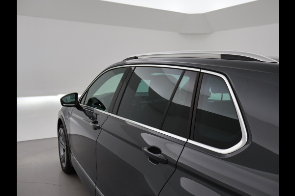 Volkswagen Tiguan 1.4 TSI 245 PK EHYBRID 2X R-LINE + DIGITALE COCKPIT | 19 INCH | ADAPTIVE CRUISE | SFEERVERLICHTING