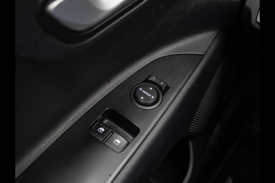 Kia Stonic 1.2 MPi ComfortPlusLine Navigator | Nederlandse dealer onderhouden auto | Navigatie | Achteruitrijcamera | Airco |