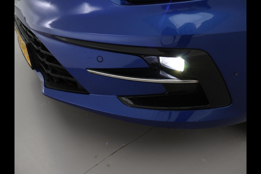 Renault MEGANE Estate 1.3 TCe 140 PK AUTOMAAT INTENS + TREKHAAK 1700 KG | SFEERVERLICHTING | 17 INCH | FULL LED | CARPLAY