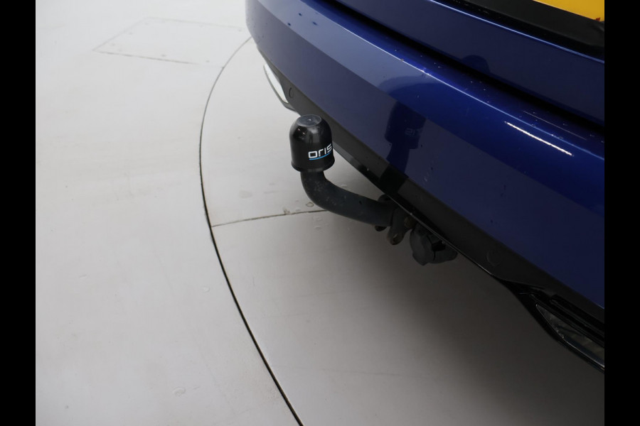 Renault MEGANE Estate 1.3 TCe 140 PK AUTOMAAT INTENS + TREKHAAK 1700 KG | SFEERVERLICHTING | 17 INCH | FULL LED | CARPLAY