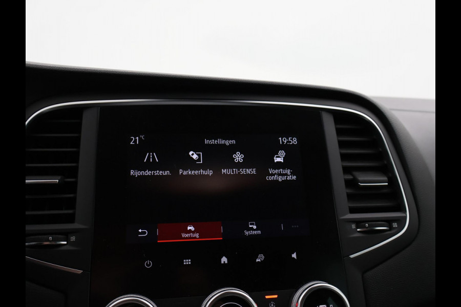 Renault MEGANE Estate 1.3 TCe 140 PK AUTOMAAT INTENS + TREKHAAK 1700 KG | SFEERVERLICHTING | 17 INCH | FULL LED | CARPLAY