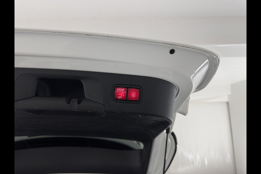 Mercedes-Benz EQC 400 4MATIC 80 kWh AMG (INCL-BTW) Aut. *PANO | BURMESTER-SURROUND | DISTRONIC | LEATHER-MICROFIBRE | FULL-LED | TOP-VIEW | WIDE-SCREEN-COCKPIT | KEYLESS | AIR-SUSPENSION | SPORT-SEATS | PRIVACY-GLASS | AMBIENT-LIGH