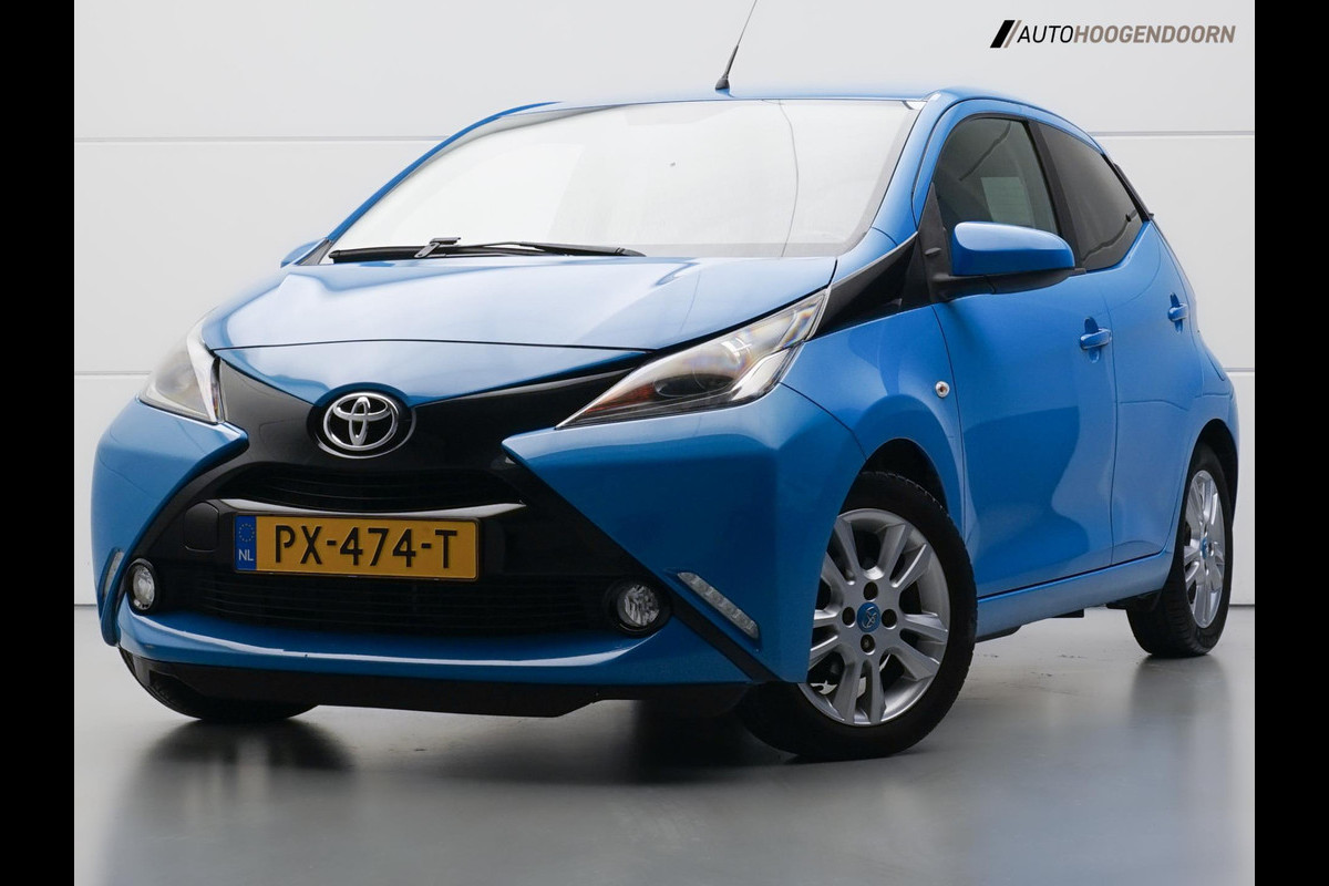 Toyota Aygo 1.0 VVT-i x-joy (NAVIGATIE,LED VERLICHTING,AIRCO,CRUISE,CAMERA,LANE-ASSIST,NIEUWE APK,LM-VELGEN,TOPCONDITIE)