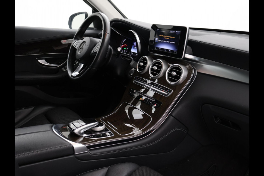 Mercedes-Benz GLC 350e 4MATIC PLUG-IN HYBRID + TREKHAAK | PANORAMA | LUCHTVERING | LED | STOELVERWARMING