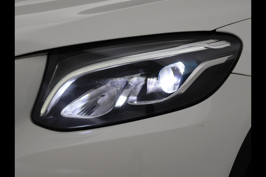 Mercedes-Benz GLC 350e 4MATIC PLUG-IN HYBRID + TREKHAAK | PANORAMA | LUCHTVERING | LED | STOELVERWARMING