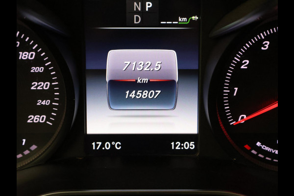 Mercedes-Benz GLC 350e 4MATIC PLUG-IN HYBRID + TREKHAAK | PANORAMA | LUCHTVERING | LED | STOELVERWARMING