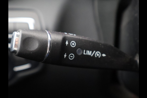 Mercedes-Benz GLC 350e 4MATIC PLUG-IN HYBRID + TREKHAAK | PANORAMA | LUCHTVERING | LED | STOELVERWARMING