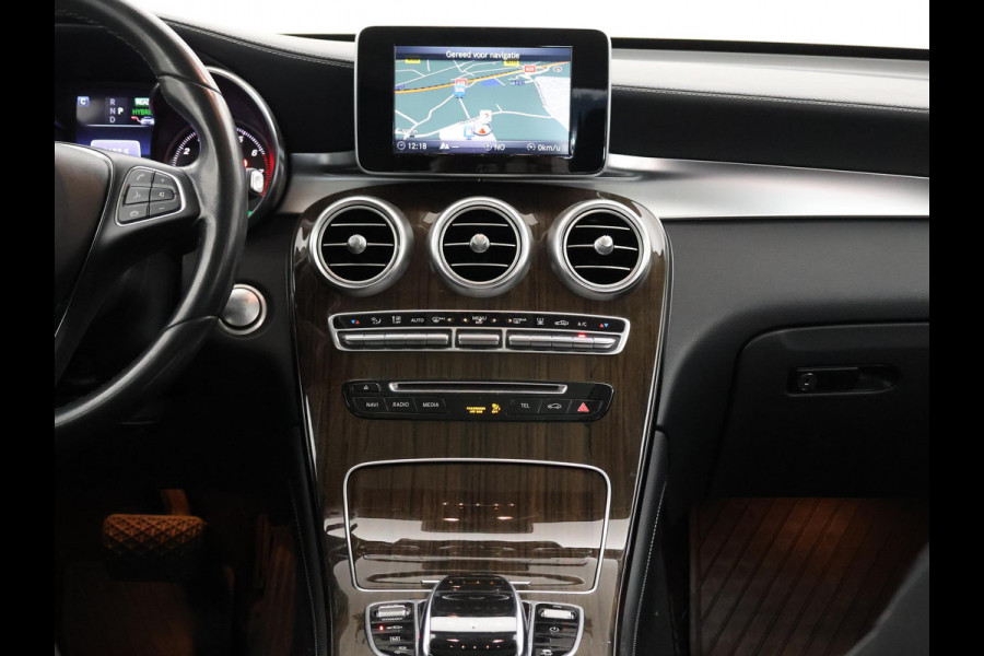Mercedes-Benz GLC 350e 4MATIC PLUG-IN HYBRID + TREKHAAK | PANORAMA | LUCHTVERING | LED | STOELVERWARMING
