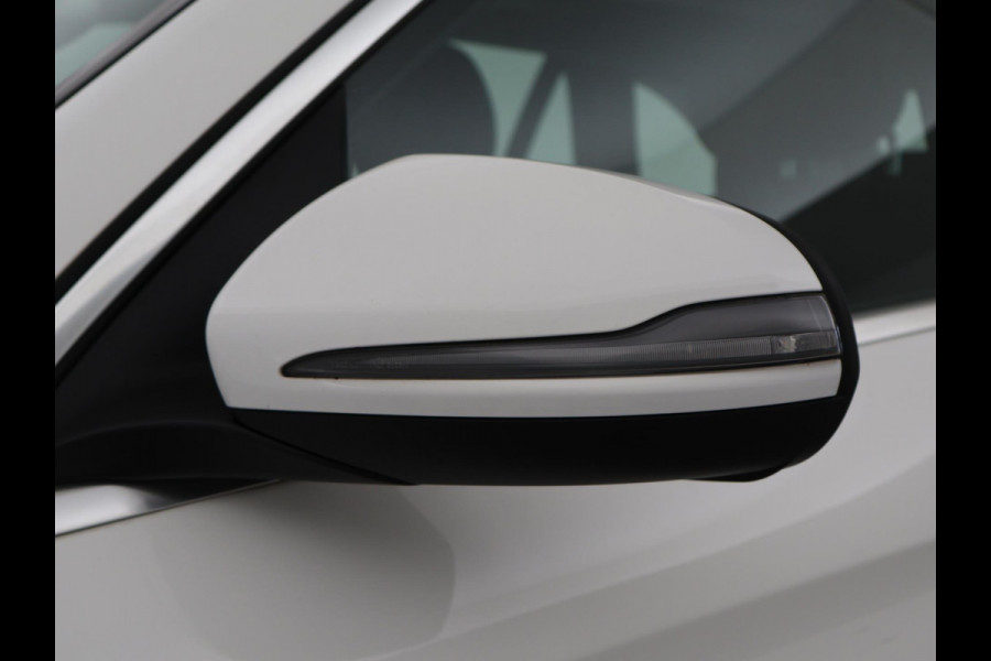 Mercedes-Benz GLC 350e 4MATIC PLUG-IN HYBRID + TREKHAAK | PANORAMA | LUCHTVERING | LED | STOELVERWARMING