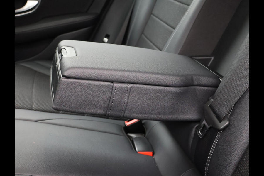 Mercedes-Benz GLC 350e 4MATIC PLUG-IN HYBRID + TREKHAAK | PANORAMA | LUCHTVERING | LED | STOELVERWARMING