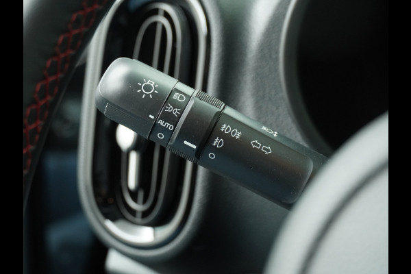 Kia Picanto 1.0 DPi GT-Line Airco - Apple Carlpay/Android Auto - Cruise Control - Climate Control - Navigatie - Achteruitrijcamera - Fabrieksgarantie tot 08-2031