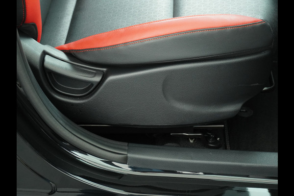 Kia Picanto 1.0 DPi GT-Line Airco - Apple Carlpay/Android Auto - Cruise Control - Climate Control - Navigatie - Achteruitrijcamera - Fabrieksgarantie tot 08-2031