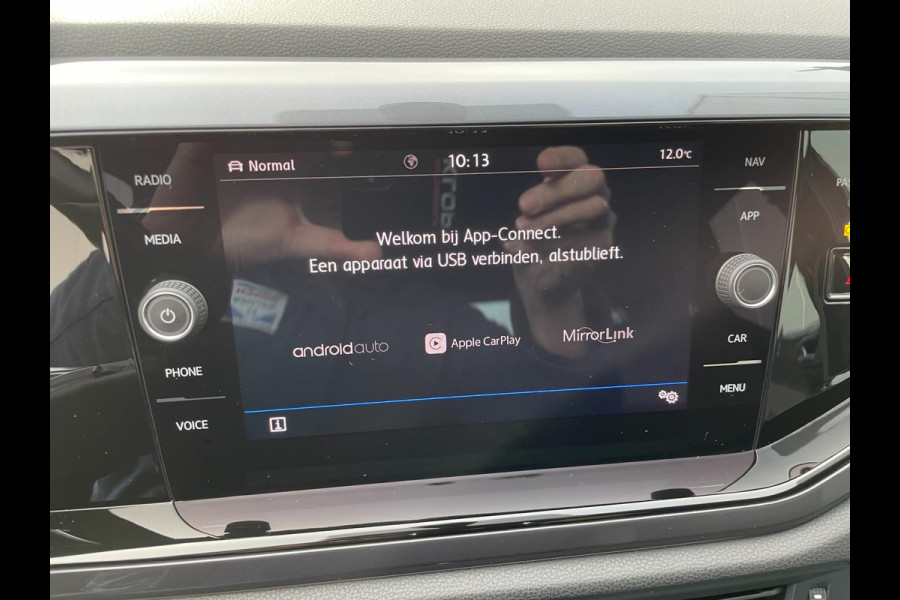 Volkswagen Polo 1.0 TSI R-line 2X / Key-less / Camera / Navigatie