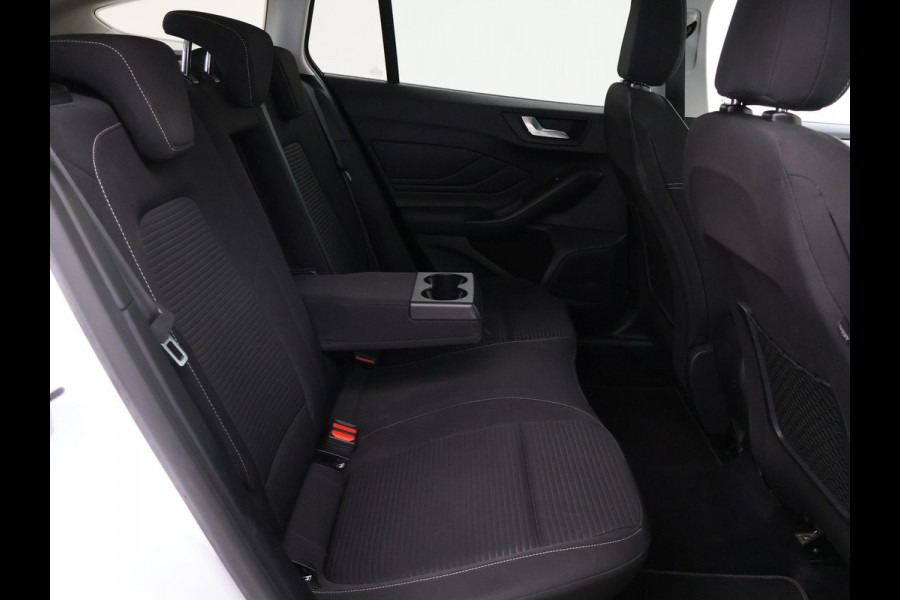 Ford FOCUS Wagon 1.0 E.B. AUTOMAAT TITANIUM X + ELEK. TREKHAAK | CAMERA | APPLE CARPLAY