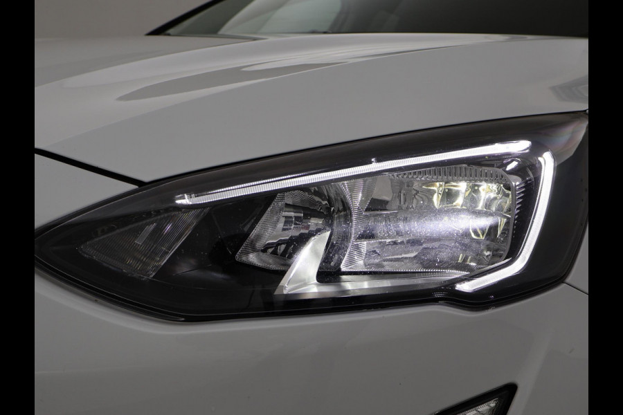 Ford FOCUS Wagon 1.0 E.B. AUTOMAAT TITANIUM X + ELEK. TREKHAAK | CAMERA | APPLE CARPLAY
