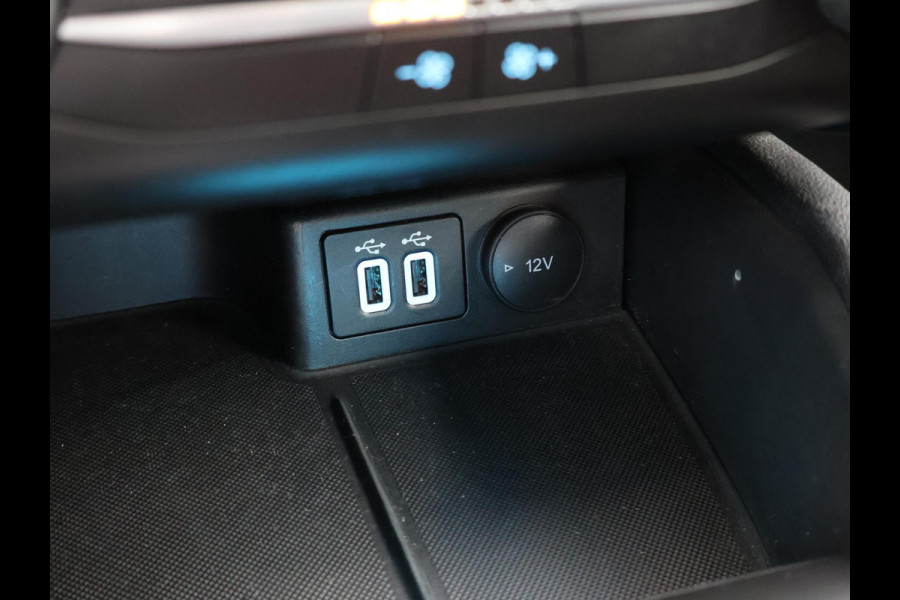 Ford FOCUS Wagon 1.0 E.B. AUTOMAAT TITANIUM X + ELEK. TREKHAAK | CAMERA | APPLE CARPLAY