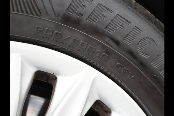 Ford FOCUS Wagon 1.0 E.B. AUTOMAAT TITANIUM X + ELEK. TREKHAAK | CAMERA | APPLE CARPLAY